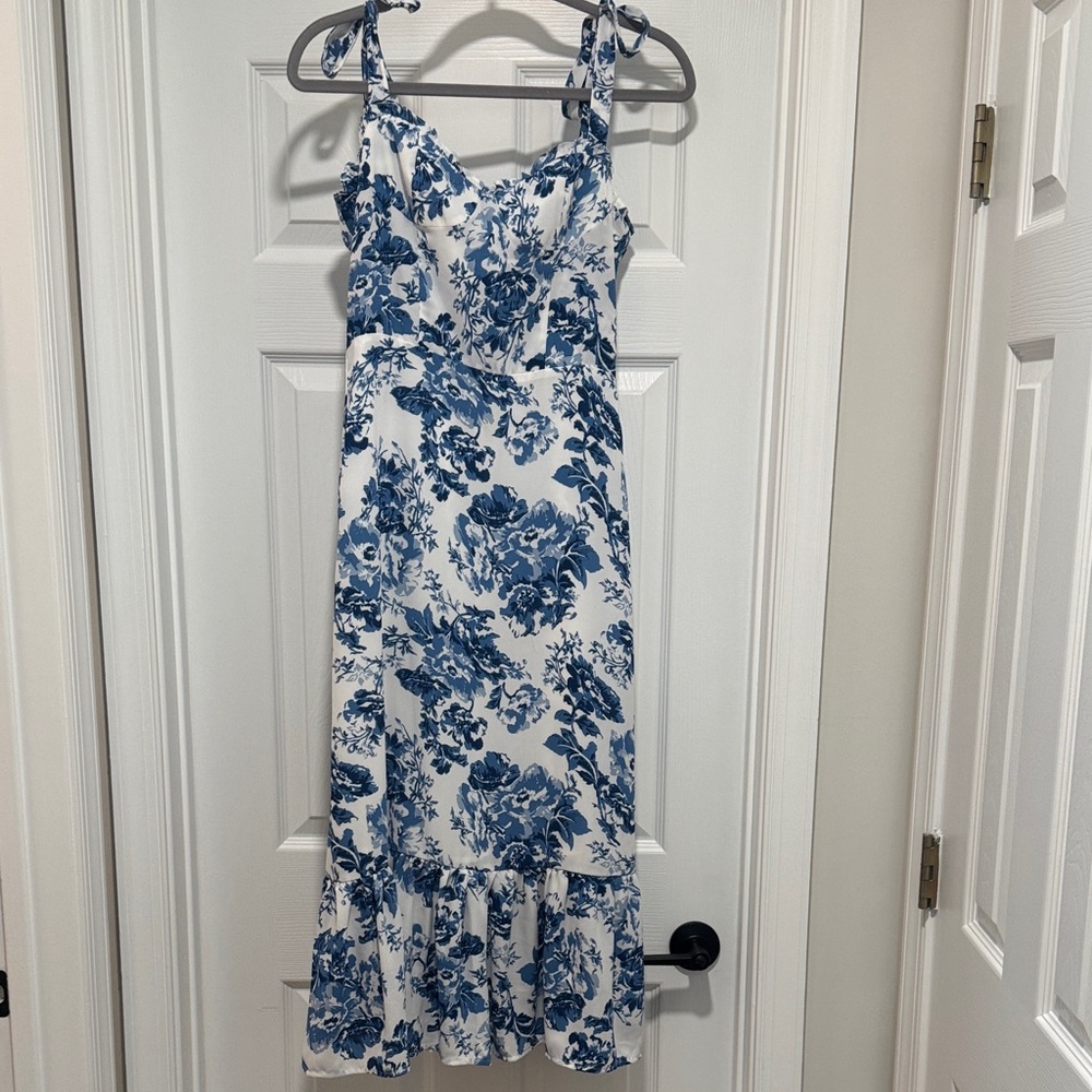 Blue Floral Tie-Strap Midi Dress - White & Blue o.p.t. Sz M